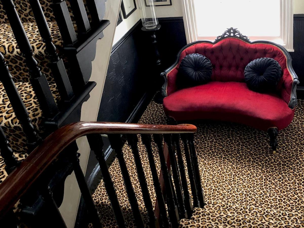 High Tor Guest House Уитби Екстериор снимка
