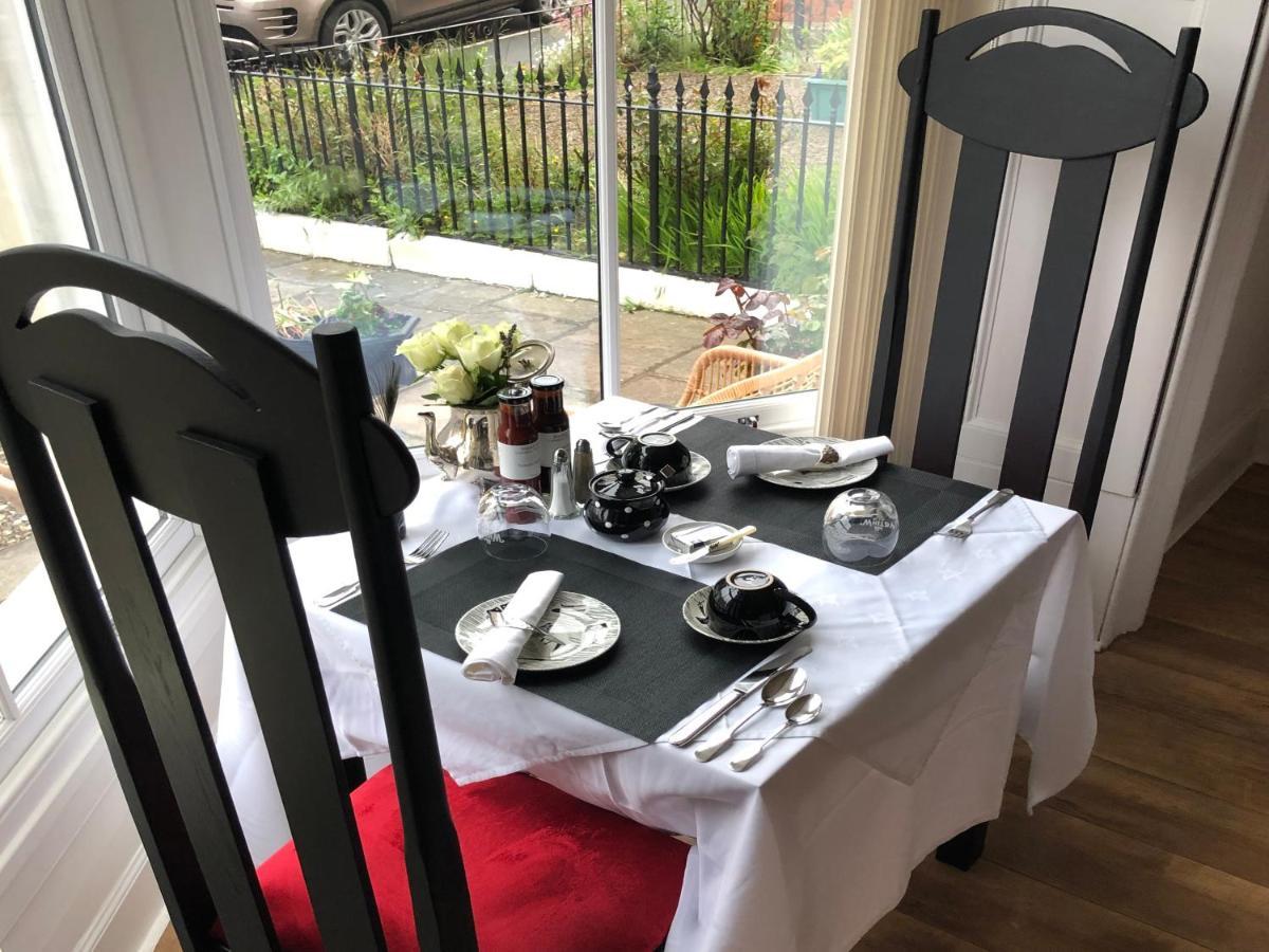 High Tor Guest House Уитби Екстериор снимка
